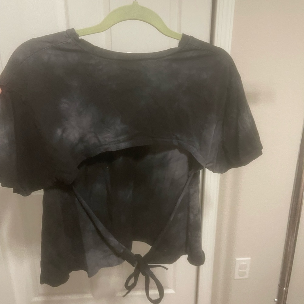 Open back cropped top - Picture 4 of 6